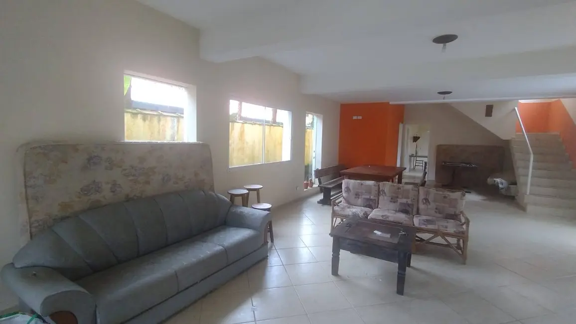Casa com 3 quartos à venda, 377m2 em Ubatuba - SP - imagem 4 Foto 4 de Casa com 3 quartos à venda, 377m2 em Ubatuba - SP