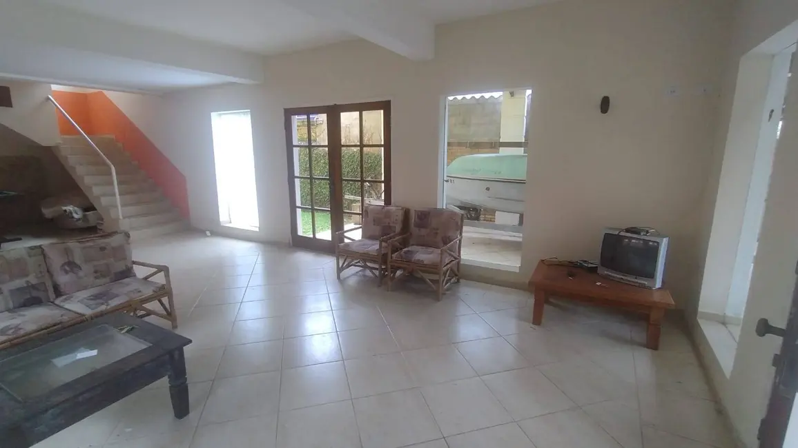 Casa com 3 quartos à venda, 377m2 em Ubatuba - SP - imagem 5 Foto 5 de Casa com 3 quartos à venda, 377m2 em Ubatuba - SP