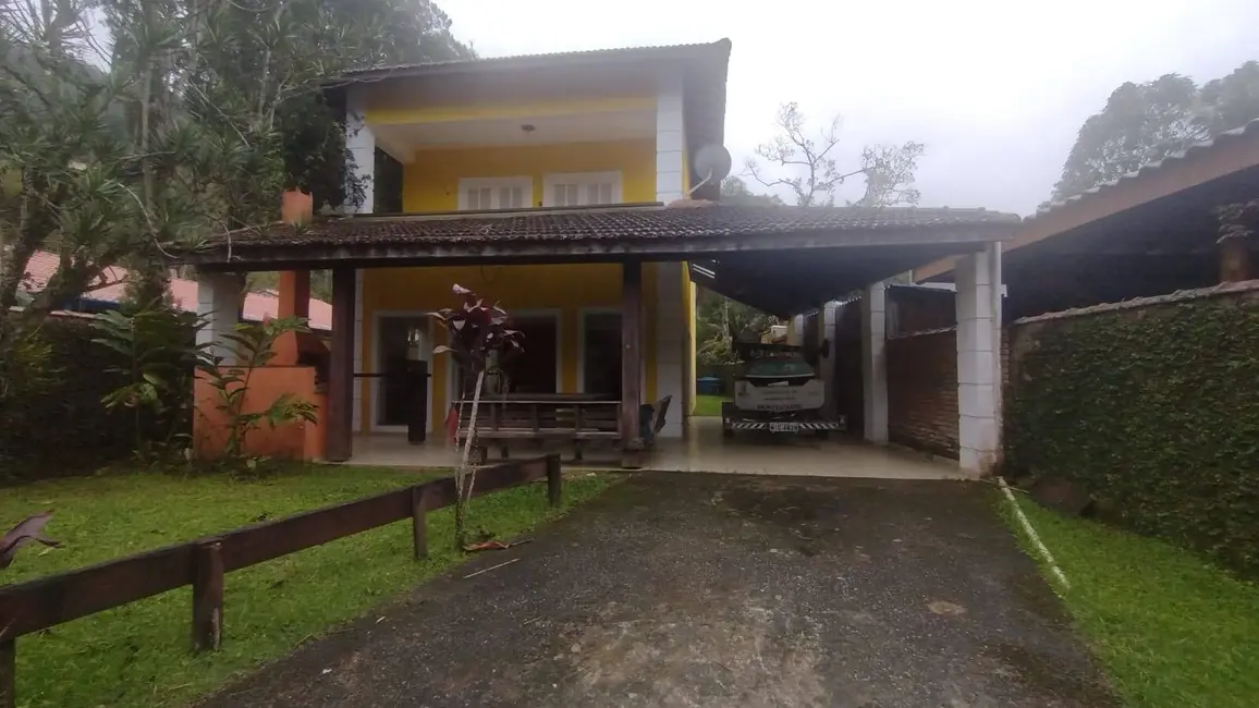 Casa com 3 quartos à venda, 377m2 em Ubatuba - SP - imagem 1 Foto 1 de Casa com 3 quartos à venda, 377m2 em Ubatuba - SP