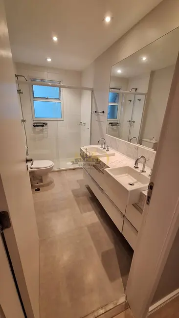 Apartamento com 3 quartos para alugar, 200m2 em Barueri - SP - imagem 8 Foto 8 de Apartamento com 3 quartos para alugar, 200m2 em Barueri - SP