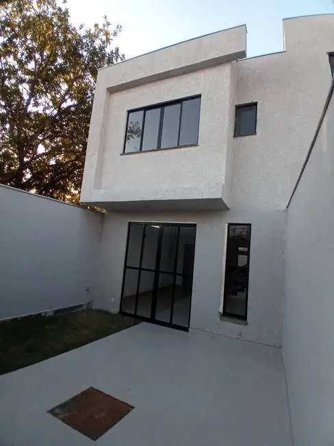 Casa com 3 quartos à venda em Santa Amélia, Belo Horizonte - MG - imagem 2 Foto 2 de Casa com 3 quartos à venda em Santa Amélia, Belo Horizonte - MG