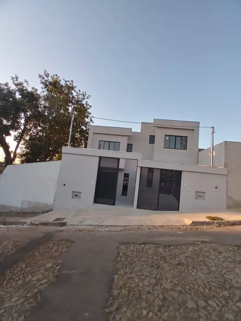 Casa com 3 quartos à venda em Santa Amélia, Belo Horizonte - MG - imagem 1 Foto 1 de Casa com 3 quartos à venda em Santa Amélia, Belo Horizonte - MG