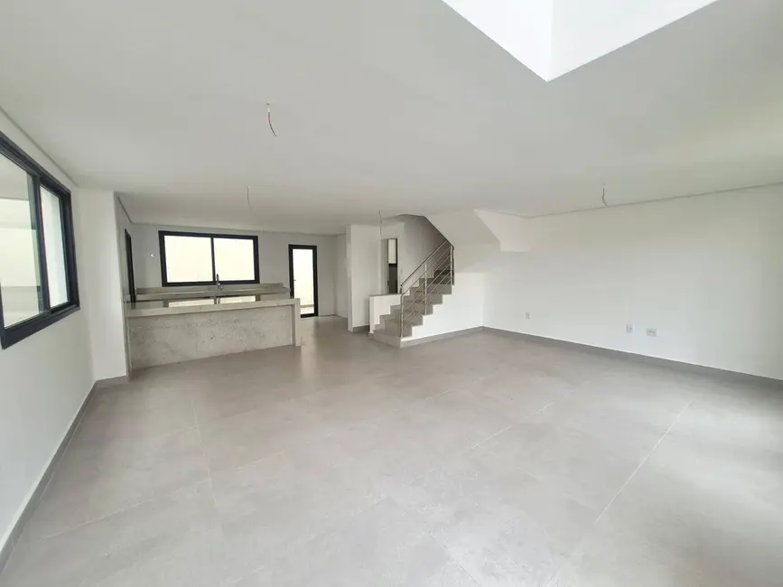 Casa com 3 quartos à venda, 209m2 em Planalto, Belo Horizonte - MG - imagem 9 Foto 9 de Casa com 3 quartos à venda, 209m2 em Planalto, Belo Horizonte - MG