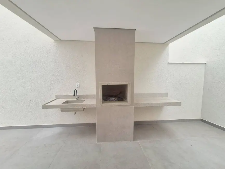 Casa com 3 quartos à venda, 209m2 em Planalto, Belo Horizonte - MG - imagem 4 Foto 4 de Casa com 3 quartos à venda, 209m2 em Planalto, Belo Horizonte - MG