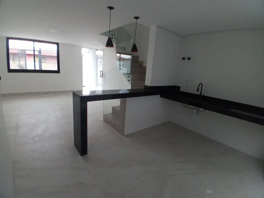 Casa com 3 quartos à venda em Planalto, Belo Horizonte - MG - imagem 8 Foto 8 de Casa com 3 quartos à venda em Planalto, Belo Horizonte - MG