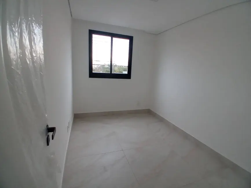 Casa com 3 quartos à venda em Planalto, Belo Horizonte - MG - imagem 6 Foto 6 de Casa com 3 quartos à venda em Planalto, Belo Horizonte - MG