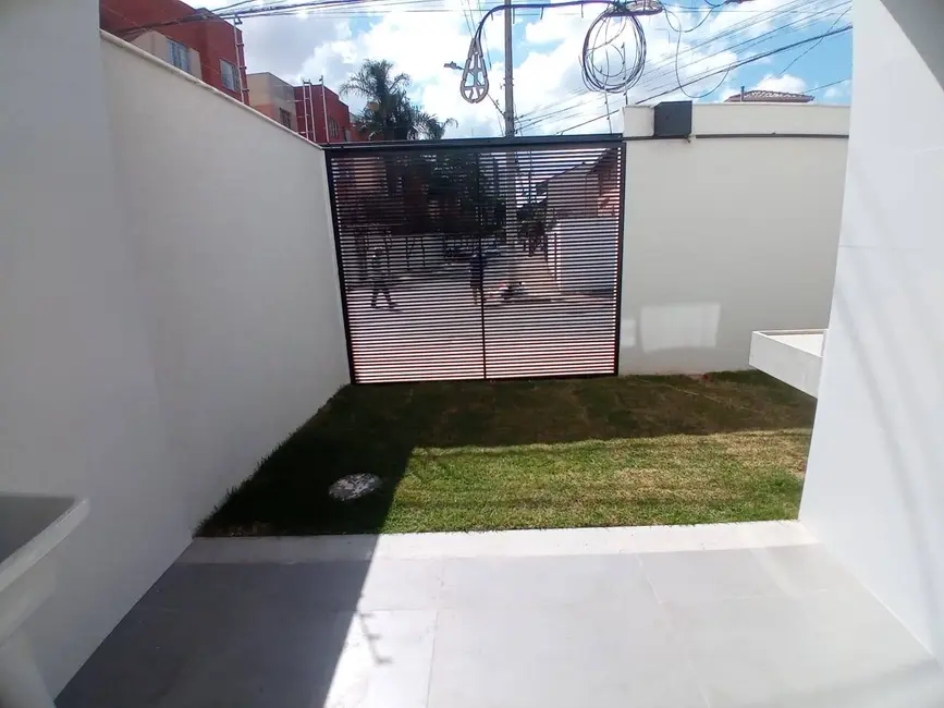 Foto 4 de Casa com 3 quartos à venda, 95m2 em Planalto, Belo Horizonte - MG