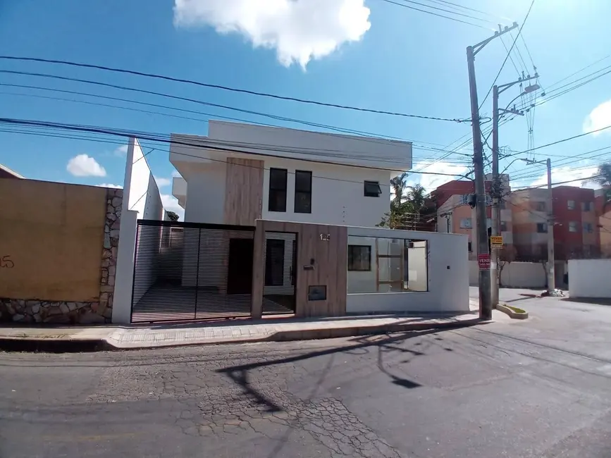 Foto 1 de Casa com 3 quartos à venda, 95m2 em Planalto, Belo Horizonte - MG