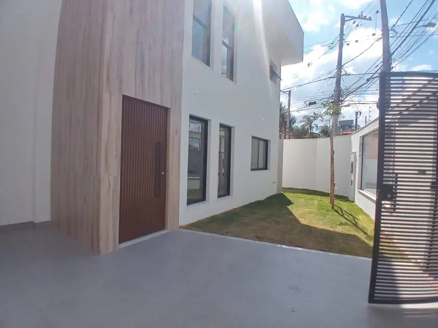 Foto 5 de Casa com 3 quartos à venda, 95m2 em Planalto, Belo Horizonte - MG