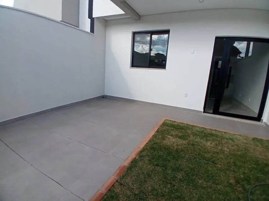 Foto 2 de Casa com 3 quartos à venda, 127m2 em Itapoã, Belo Horizonte - MG
