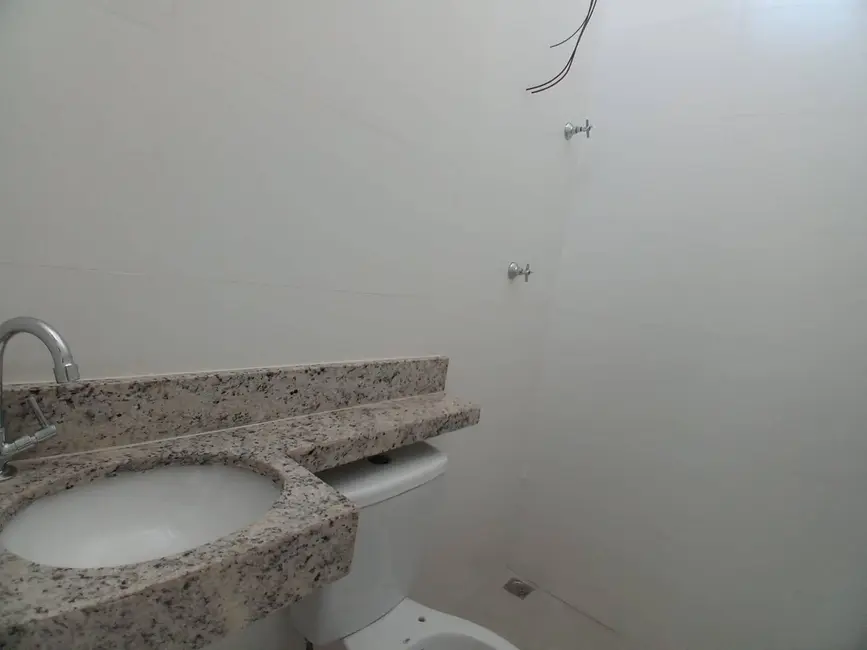 Foto 4 de Casa com 2 quartos à venda, 115m2 em Floramar, Belo Horizonte - MG