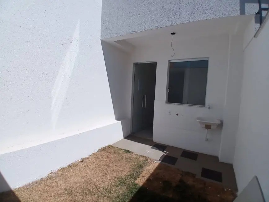 Foto 9 de Casa com 2 quartos à venda, 115m2 em Floramar, Belo Horizonte - MG