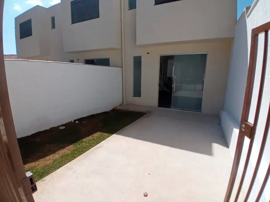 Casa com 3 quartos à venda, 20m2 em Santa Branca, Belo Horizonte - MG - imagem 2 Foto 2 de Casa com 3 quartos à venda, 20m2 em Santa Branca, Belo Horizonte - MG
