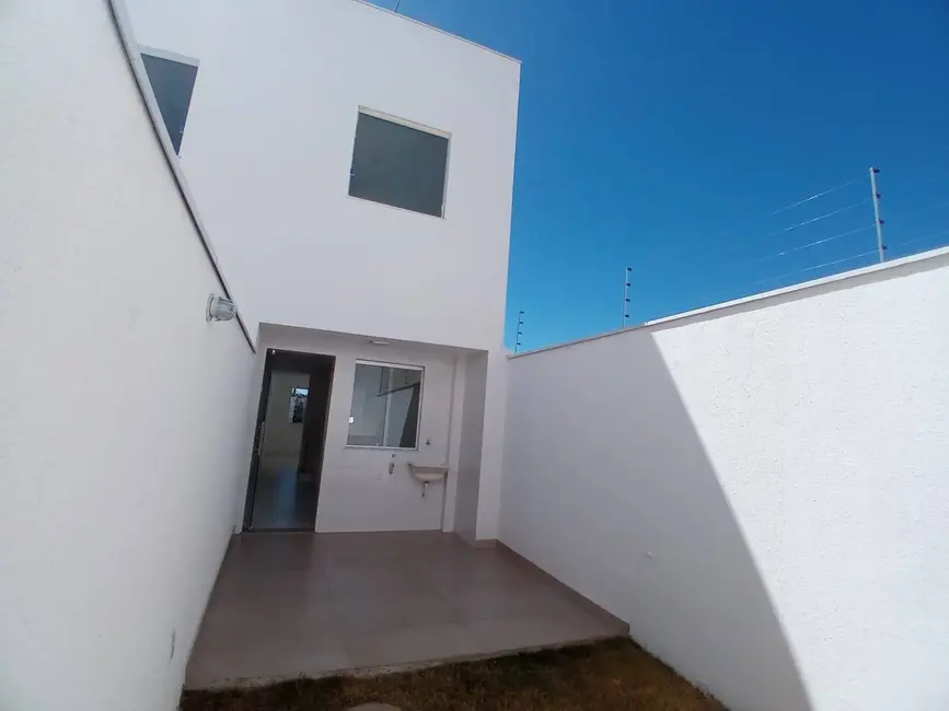 Casa com 2 quartos à venda, 130m2 em Santa Branca, Belo Horizonte - MG - imagem 2 Foto 2 de Casa com 2 quartos à venda, 130m2 em Santa Branca, Belo Horizonte - MG