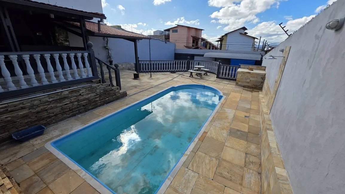 Casa com 2 quartos à venda, 360m2 em Copacabana, Belo Horizonte - MG - imagem 1 Foto 1 de Casa com 2 quartos à venda, 360m2 em Copacabana, Belo Horizonte - MG