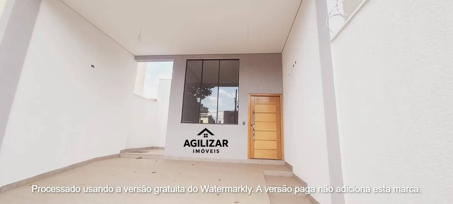 Casa com 3 quartos à venda em Rio Branco, Belo Horizonte - MG - imagem 1 Foto 1 de Casa com 3 quartos à venda em Rio Branco, Belo Horizonte - MG