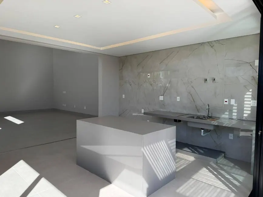Foto 8 de Casa de Condomínio com 4 quartos à venda, 230m2 em Vespasiano - MG