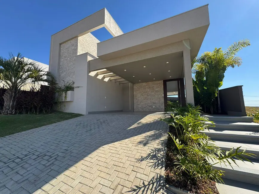 Foto 3 de Casa de Condomínio com 4 quartos à venda, 230m2 em Vespasiano - MG