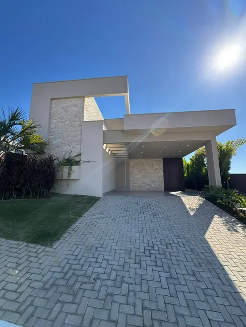 Foto 2 de Casa de Condomínio com 4 quartos à venda, 230m2 em Vespasiano - MG