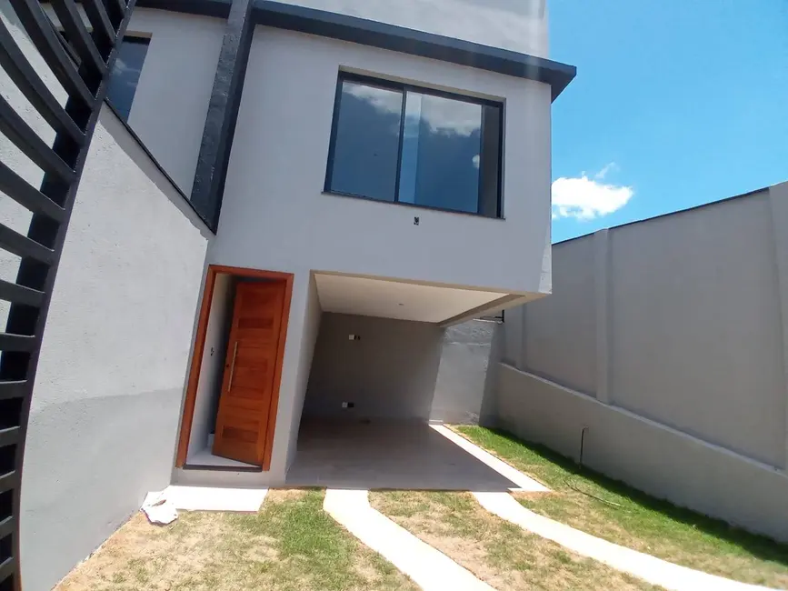 Foto 2 de Casa com 3 quartos à venda, 180m2 em Trevo, Belo Horizonte - MG