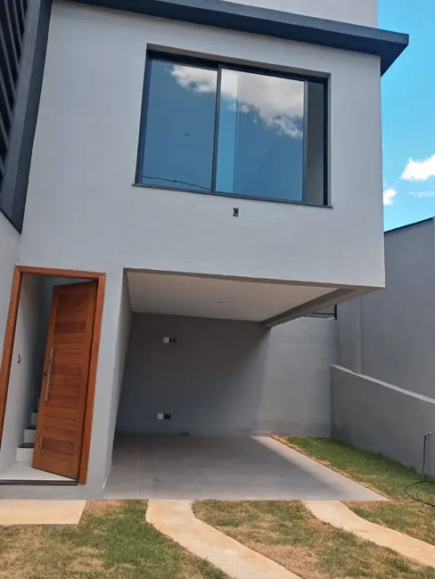 Foto 1 de Casa com 3 quartos à venda, 180m2 em Trevo, Belo Horizonte - MG