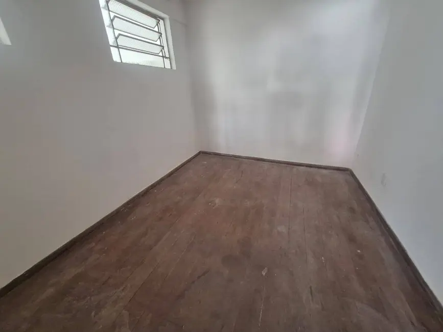 Foto 6 de Casa com 4 quartos para alugar, 180m2 em Cachoeirinha, Belo Horizonte - MG