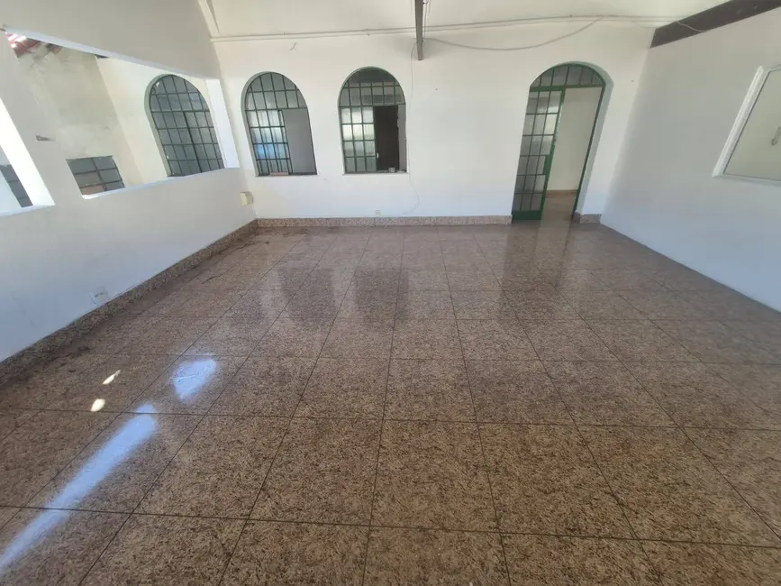 Foto 3 de Casa com 4 quartos para alugar, 180m2 em Cachoeirinha, Belo Horizonte - MG