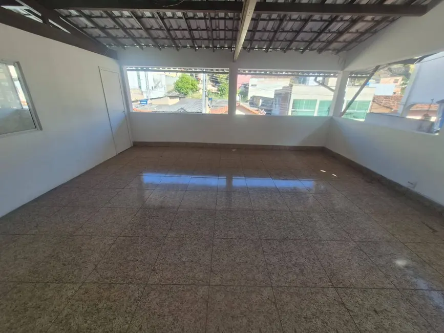 Foto 1 de Casa com 4 quartos para alugar, 180m2 em Cachoeirinha, Belo Horizonte - MG