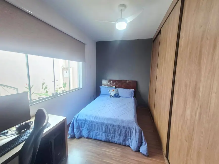 Foto 3 de Casa com 5 quartos à venda em Santa Amélia, Belo Horizonte - MG