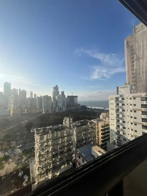 Foto 2 de Apartamento com 3 quartos à venda, 127m2 em Meia Praia, Itapema - SC