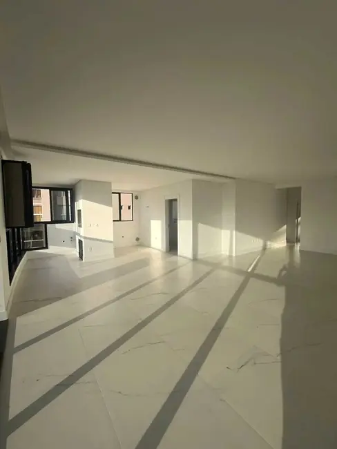 Foto 9 de Apartamento com 3 quartos à venda, 127m2 em Meia Praia, Itapema - SC