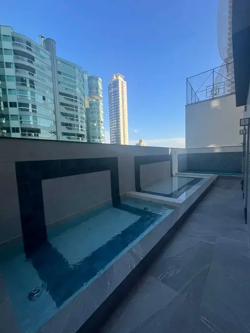 Foto 3 de Apartamento com 3 quartos à venda, 127m2 em Meia Praia, Itapema - SC