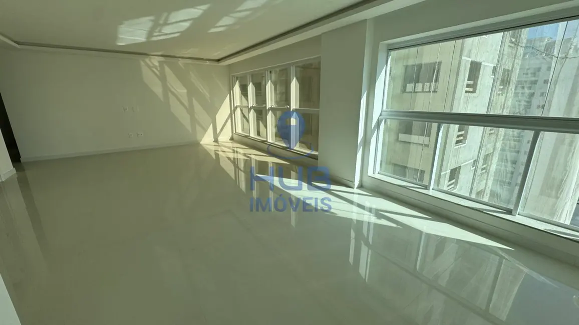 Foto 9 de Apartamento com 4 quartos à venda em Meia Praia, Itapema - SC