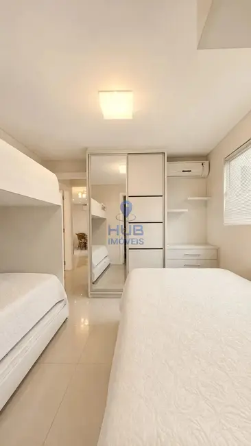 Foto 3 de Apartamento com 2 quartos à venda, 81m2 em Meia Praia, Itapema - SC
