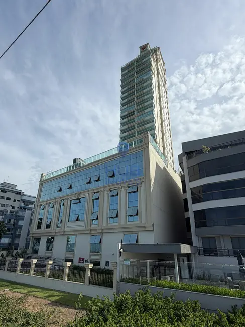Foto 2 de Apartamento com 4 quartos à venda em Meia Praia, Itapema - SC