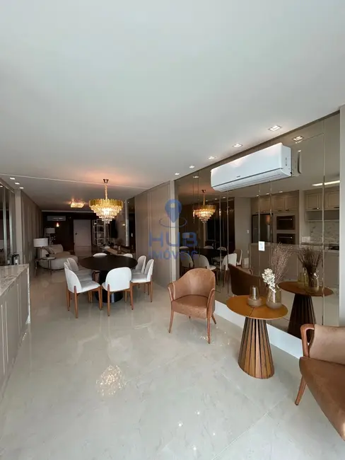 Apartamento com 4 quartos à venda, 180m2 em Meia Praia, Itapema - SC - imagem 4 Foto 4 de Apartamento com 4 quartos à venda, 180m2 em Meia Praia, Itapema - SC
