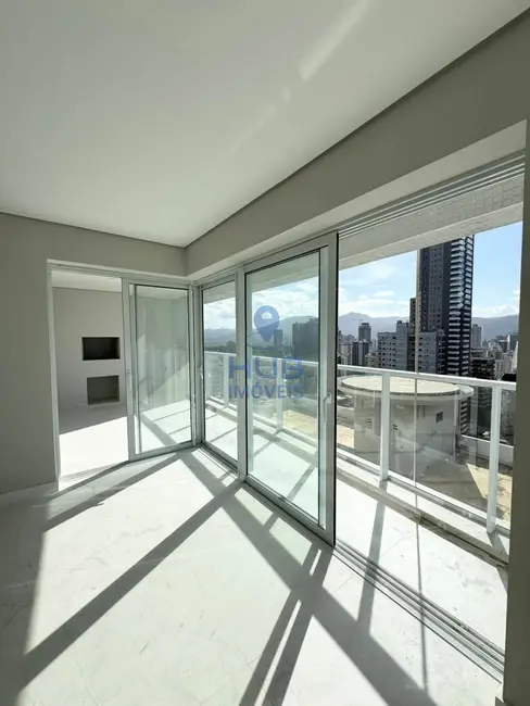 Foto 7 de Apartamento com 3 quartos à venda em Meia Praia, Itapema - SC
