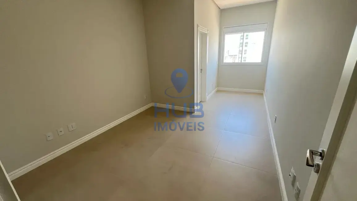 Foto 4 de Apartamento com 4 quartos à venda, 190m2 em Meia Praia, Itapema - SC