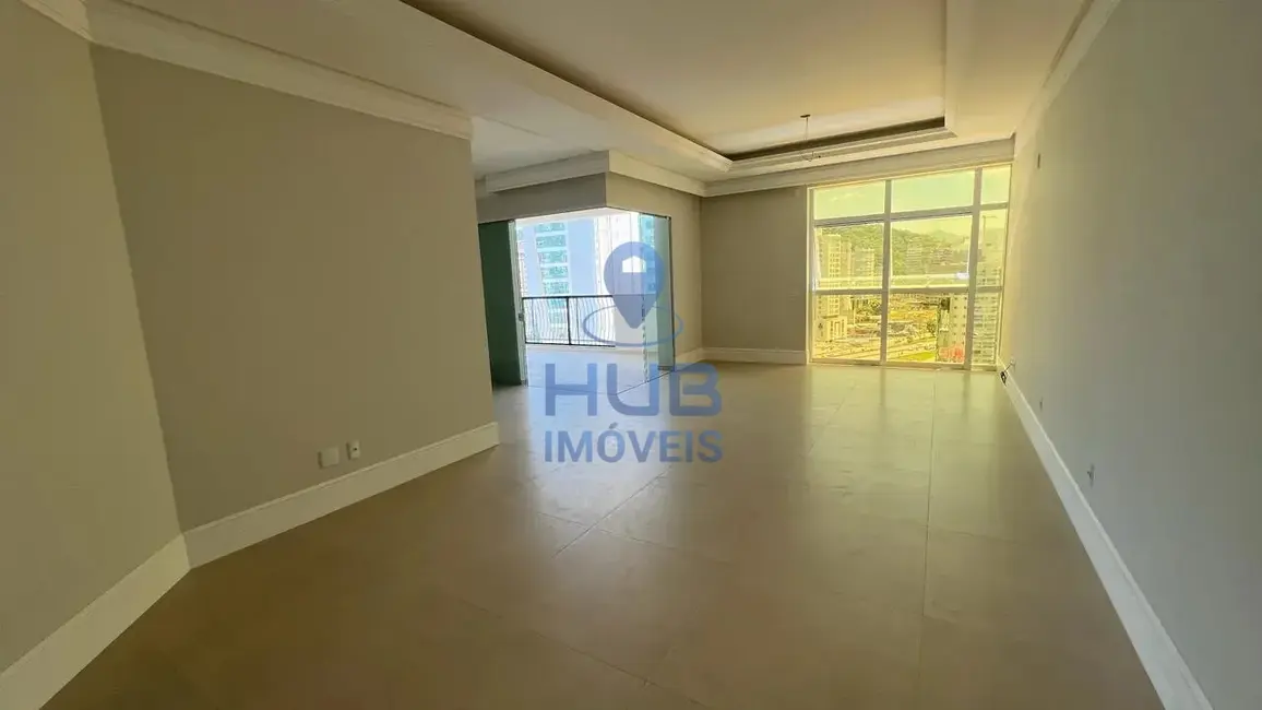 Foto 3 de Apartamento com 4 quartos à venda, 190m2 em Meia Praia, Itapema - SC
