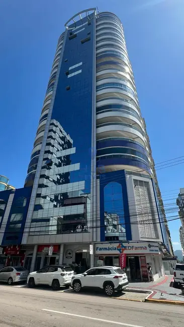 Foto 2 de Apartamento com 4 quartos à venda em Meia Praia, Itapema - SC