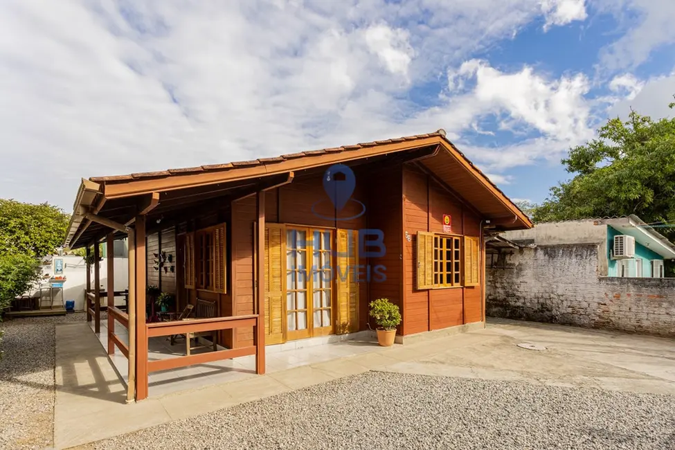 Casa com 3 quartos à venda em Ingleses do Rio Vermelho, Florianopolis - SC - imagem 1 Foto 1 de Casa com 3 quartos à venda em Ingleses do Rio Vermelho, Florianopolis - SC