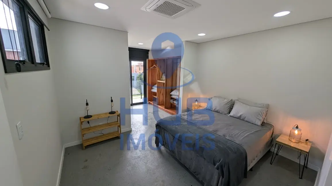 Sobrado com 3 quartos à venda em Campeche, Florianopolis - SC - imagem 1 Foto 1 de Sobrado com 3 quartos à venda em Campeche, Florianopolis - SC