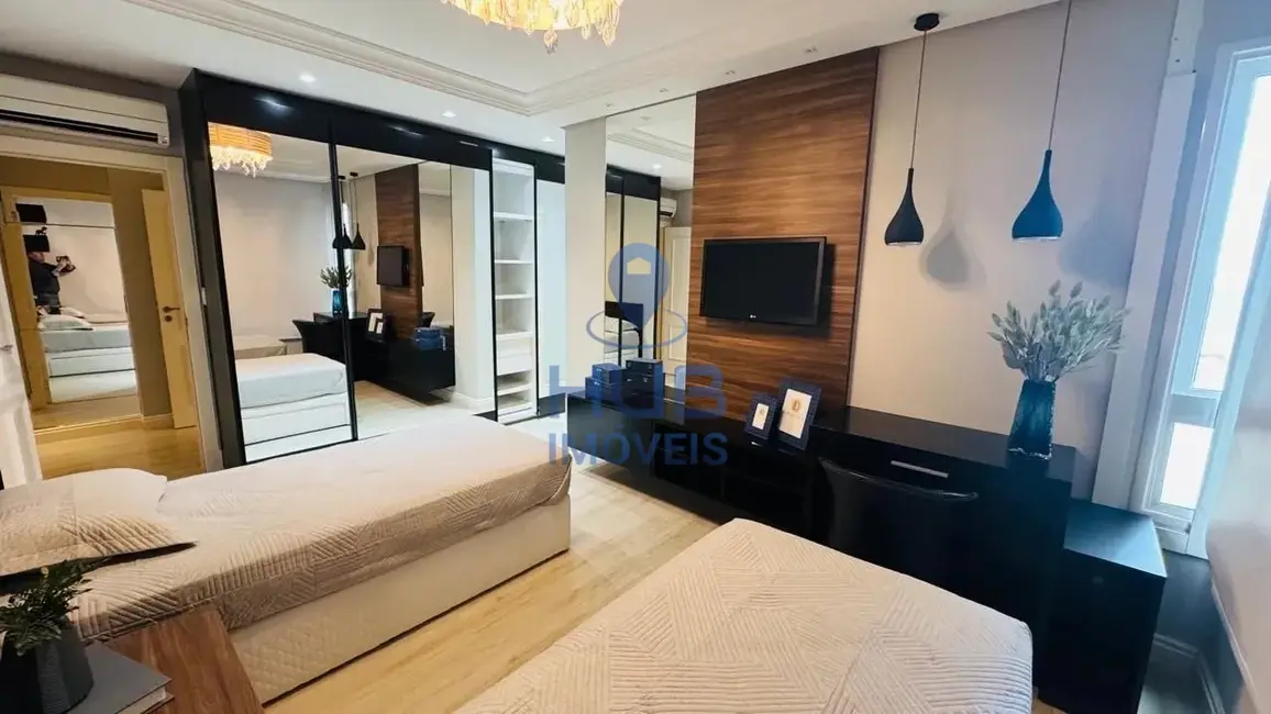 Foto 4 de Apartamento com 4 quartos à venda, 281m2 em Meia Praia, Itapema - SC