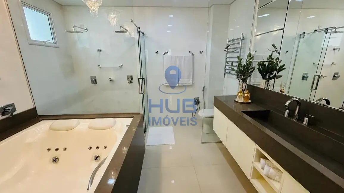 Foto 9 de Apartamento com 4 quartos à venda, 281m2 em Meia Praia, Itapema - SC