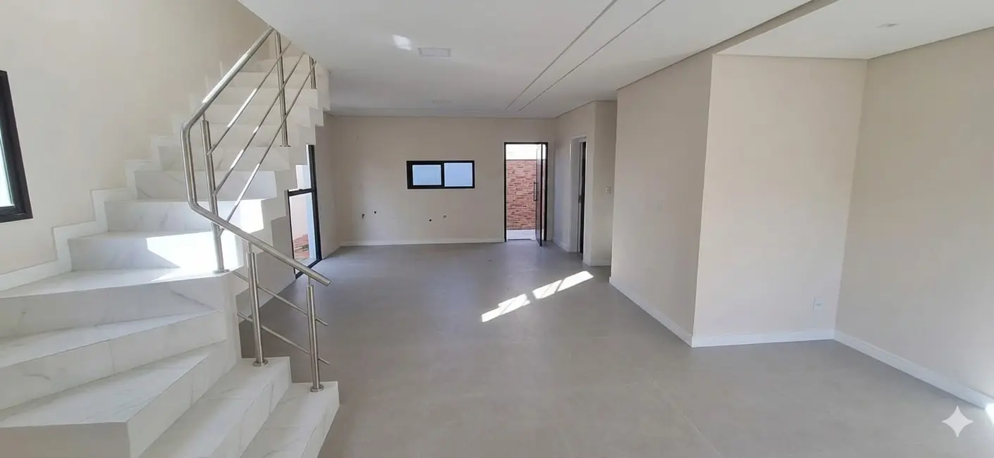 Foto 2 de Casa com 3 quartos à venda, 160m2 em São João do Rio Vermelho, Florianopolis - SC
