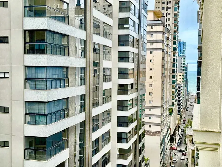 Foto 4 de Apartamento com 3 quartos à venda, 133m2 em Meia Praia, Itapema - SC