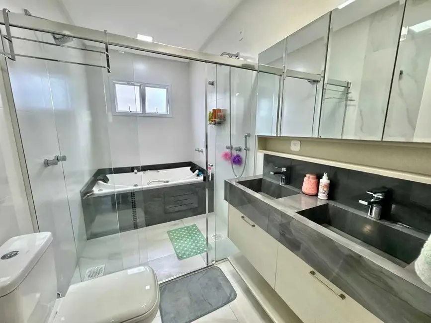 Foto 2 de Apartamento com 3 quartos à venda, 133m2 em Meia Praia, Itapema - SC