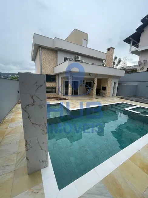 Casa com 3 quartos à venda, 360m2 em Itoupava Norte, Blumenau - SC - imagem 1 Foto 1 de Casa com 3 quartos à venda, 360m2 em Itoupava Norte, Blumenau - SC