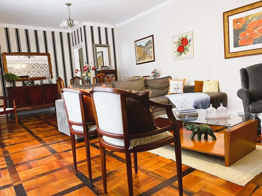 Casa com 6 quartos à venda, 385m2 em Trindade, Florianopolis - SC - imagem 2 Foto 2 de Casa com 6 quartos à venda, 385m2 em Trindade, Florianopolis - SC