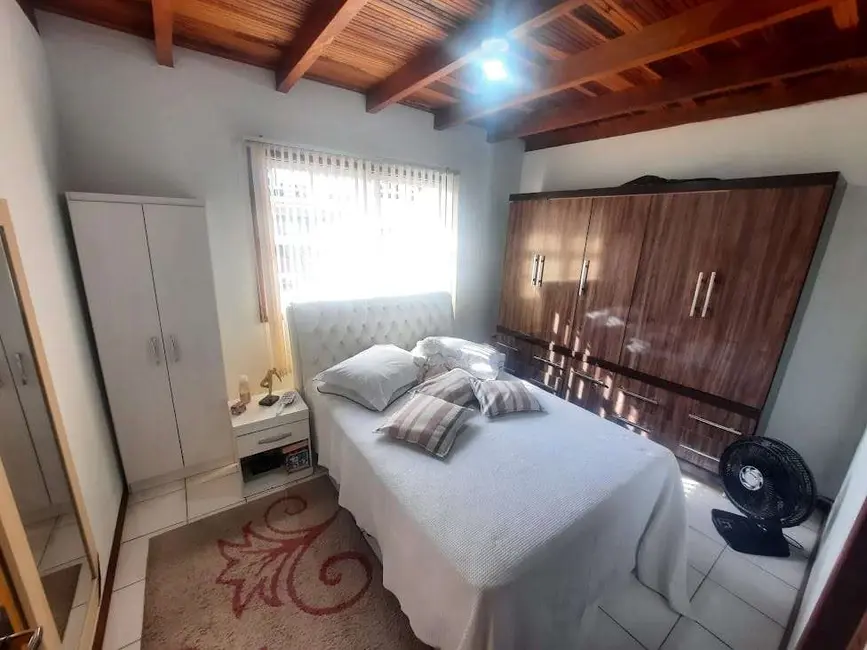 Casa com 3 quartos à venda, 220m2 em Carianos, Florianopolis - SC - imagem 5 Foto 5 de Casa com 3 quartos à venda, 220m2 em Carianos, Florianopolis - SC